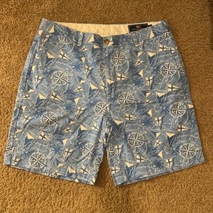 Men’s vineyard vines shorts size 35